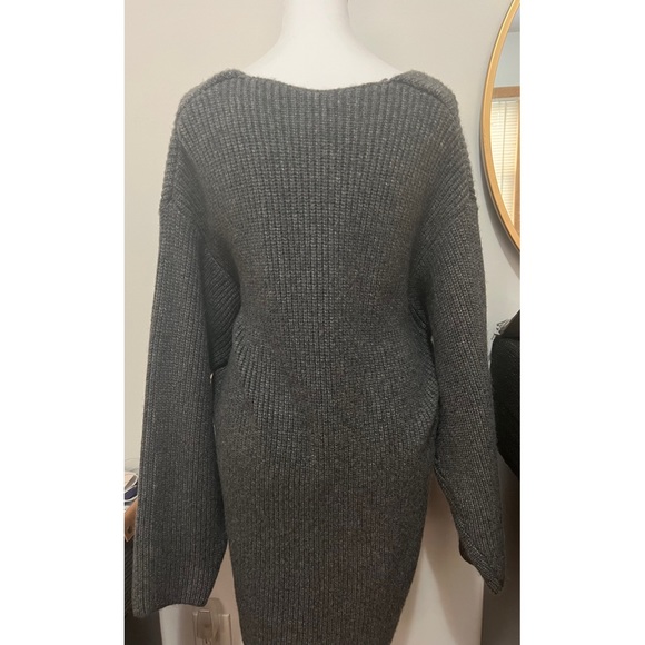H&M - Oversized Sweater dress - Picture 2 of 3